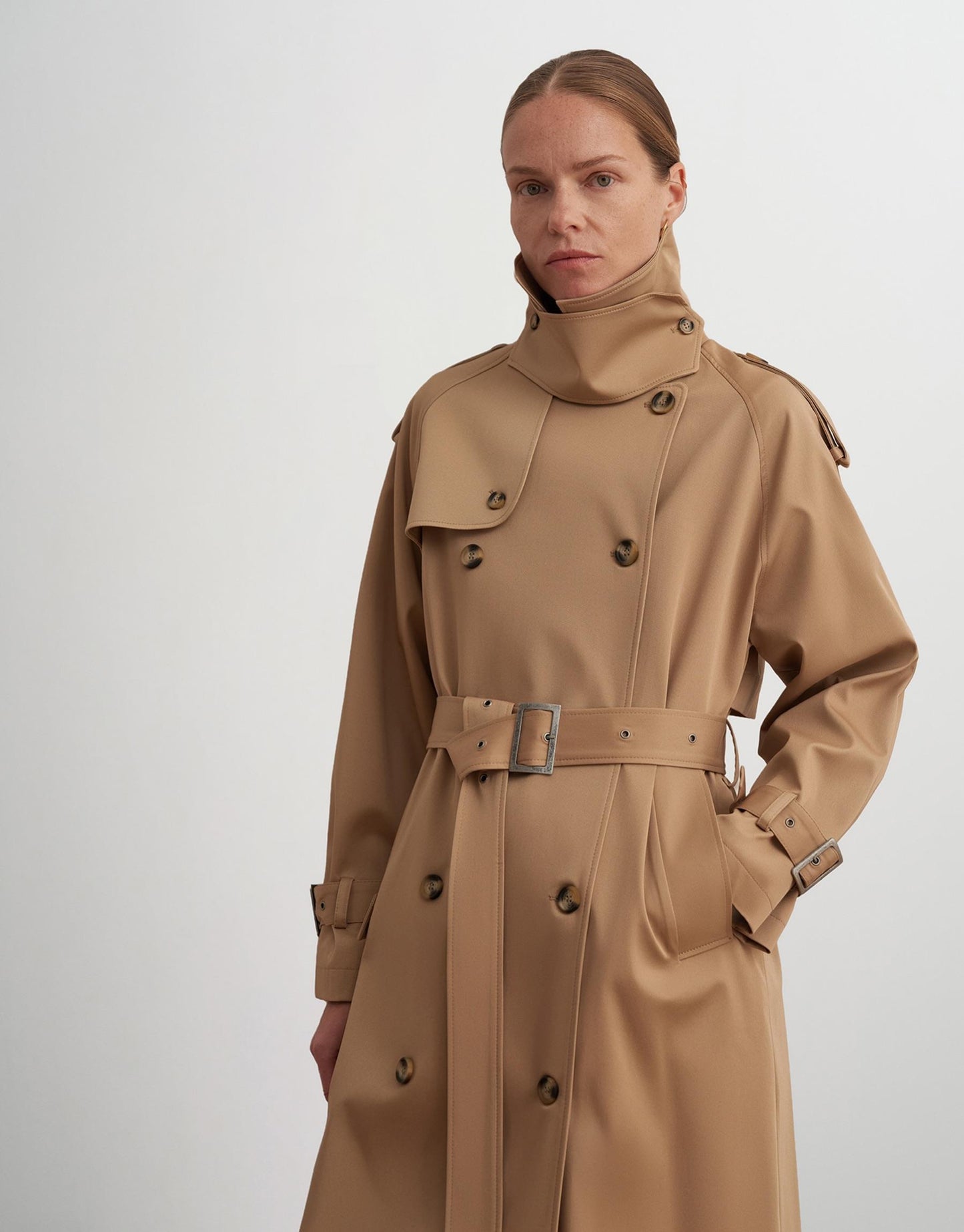 Klasik Koton Trençkot Camel Yan Görünüm - BEJ Fine Factory