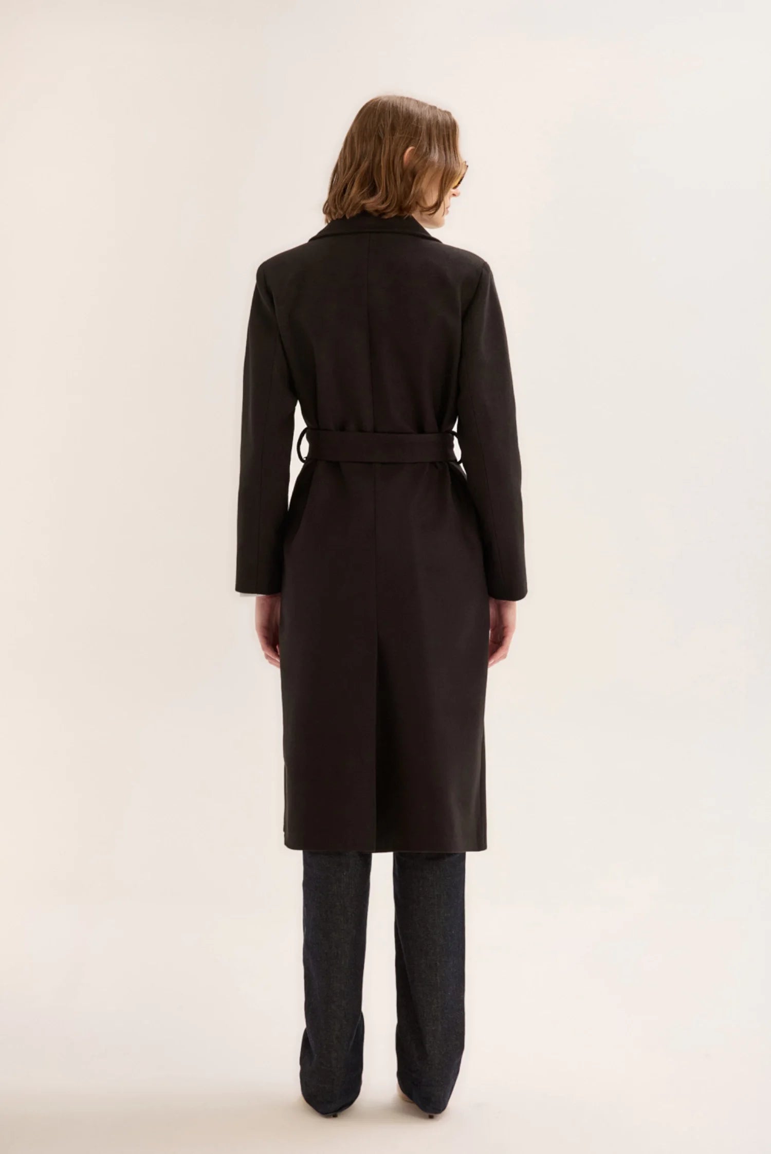 DİKİŞ DETAYLI KAŞE SİYAH KADIN KABAN