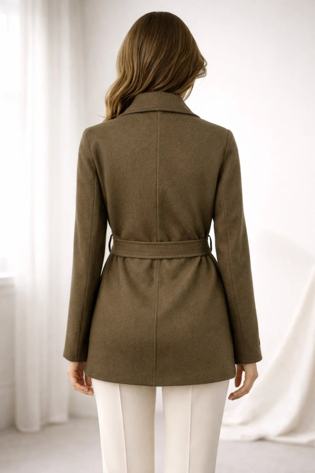 معطف قصير من الكشمير بلون القهوة، مخيط يدويًا