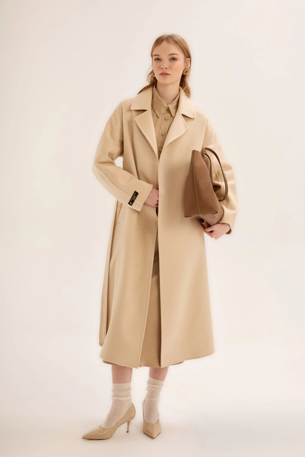 معطف كشمير بيج مخيط يدويًا