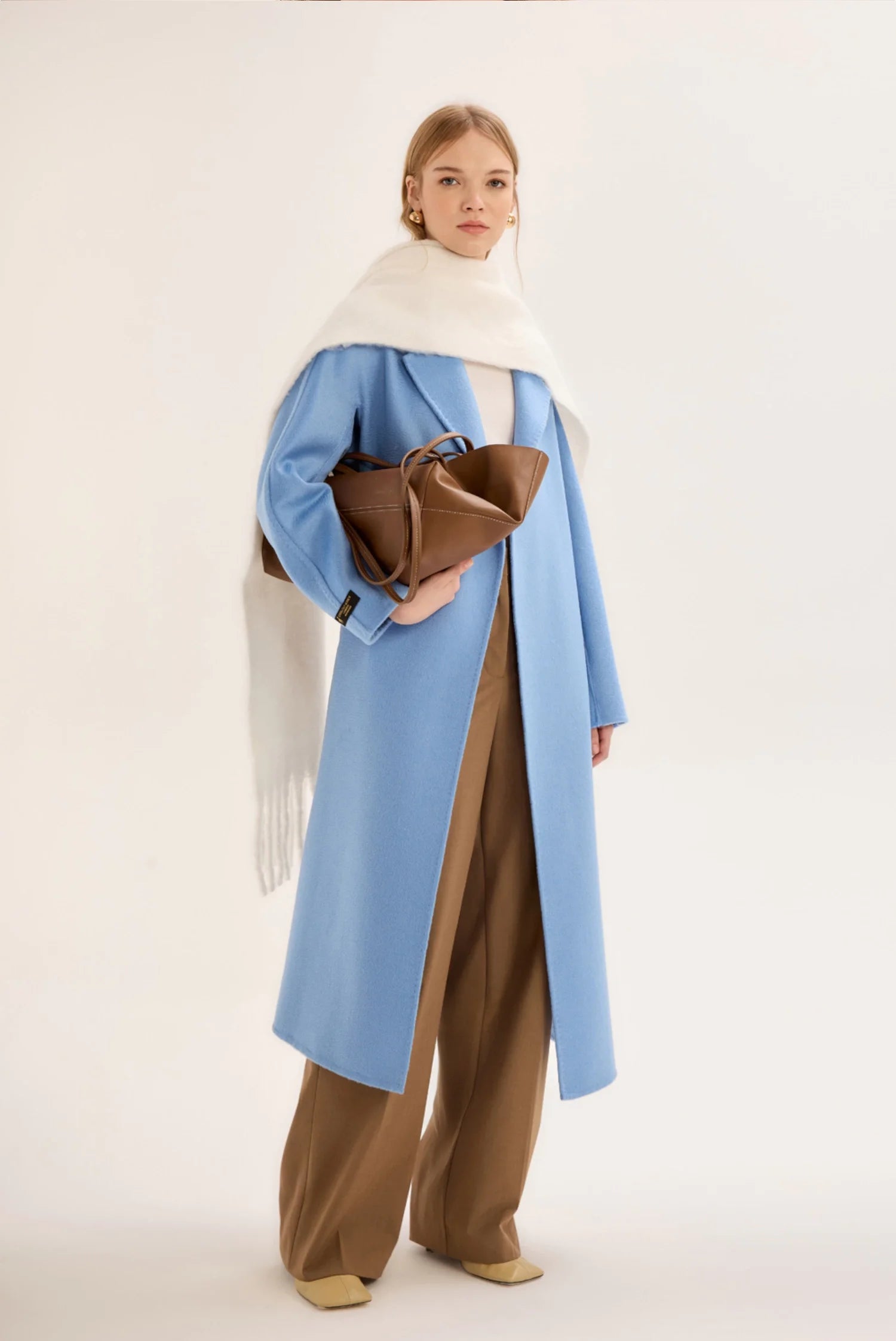 HAND-STITCHED CASHMERE COAT, BLUE.