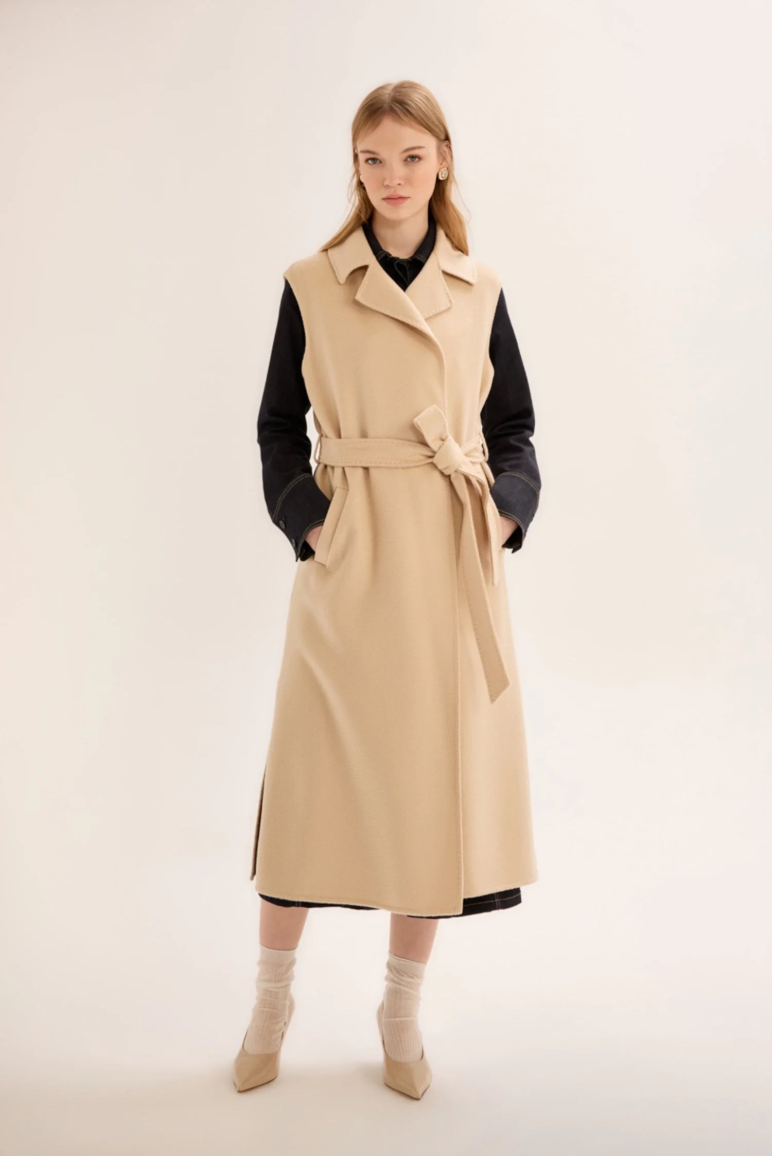 HAND-STITCHED CASHMERE VEST BEIGE