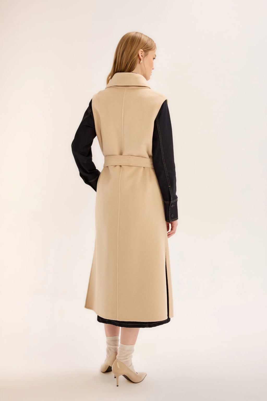 HAND-STITCHED CASHMERE VEST BEIGE