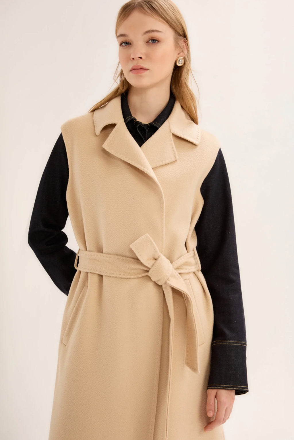 HAND-STITCHED CASHMERE VEST BEIGE