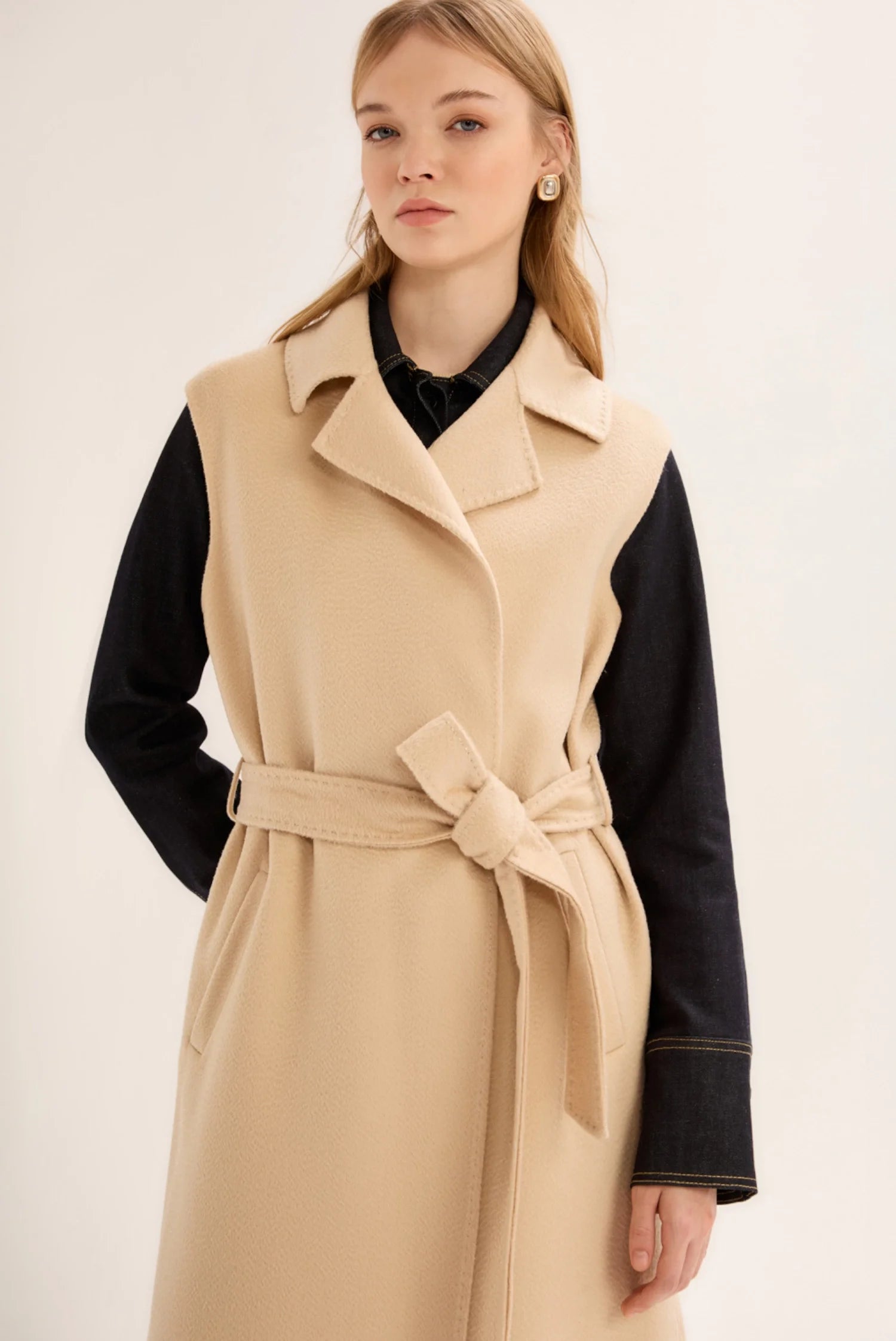 HAND-STITCHED CASHMERE VEST BEIGE