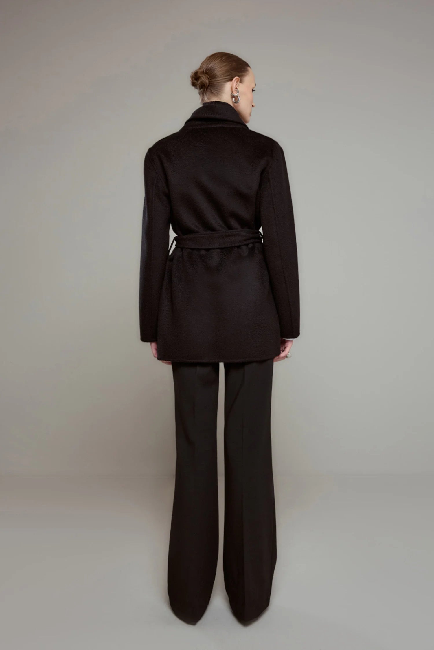 HAND-STITCHED BLACK SHORT CASHMERE COAT