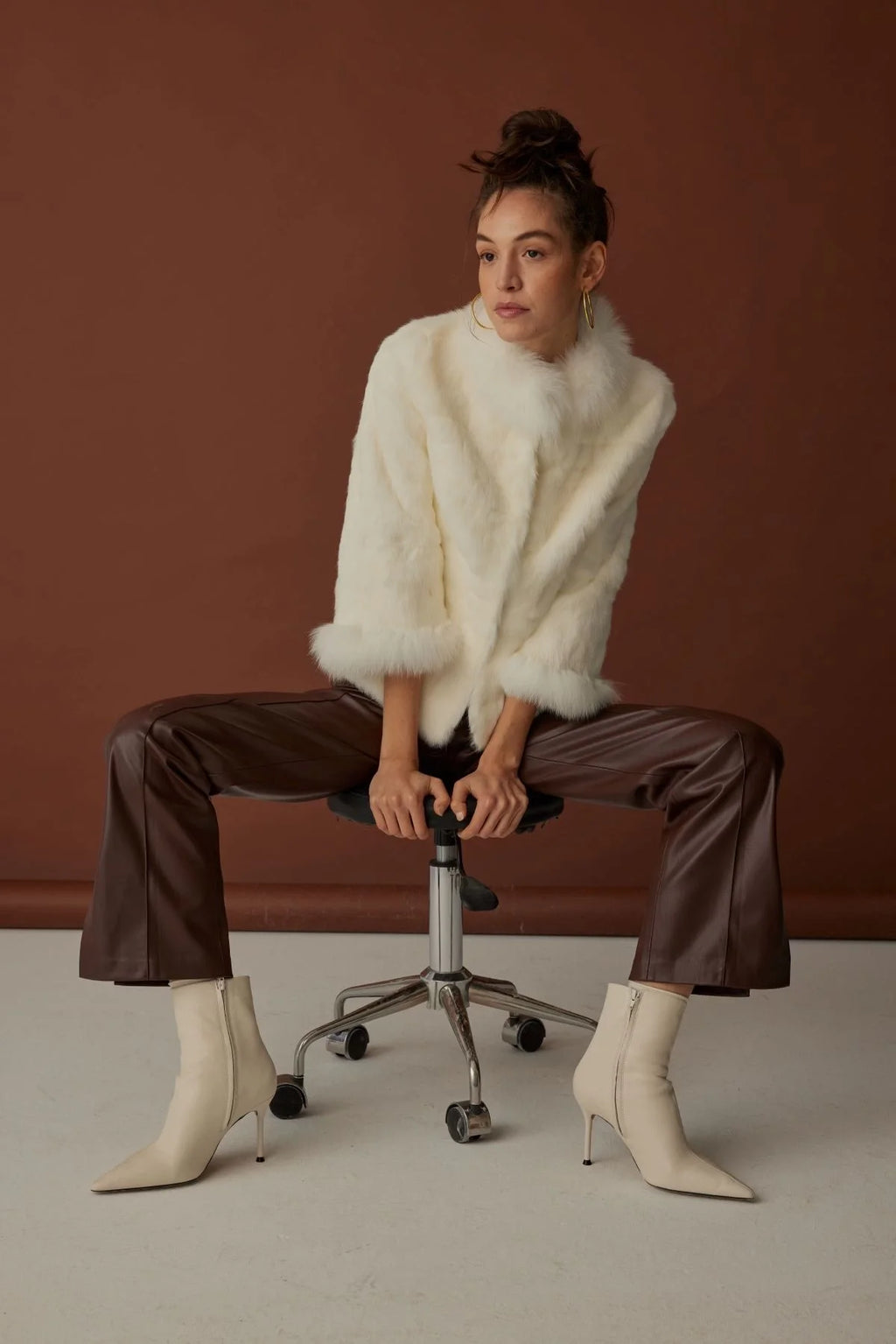 FOX-DETAILED STEP SHORT WHITE FUR