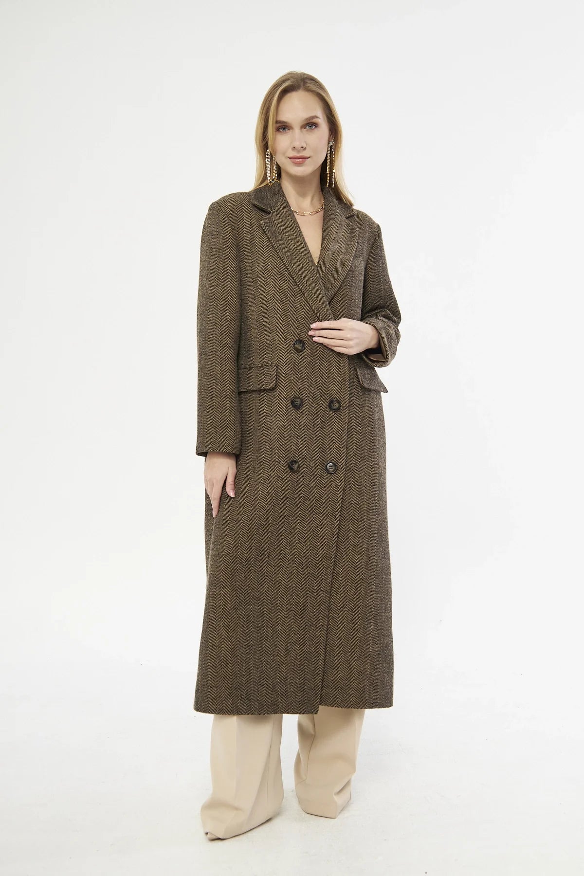 BALIKSIRTI DESENLİ KAHVERENGİ UZUN KABAN