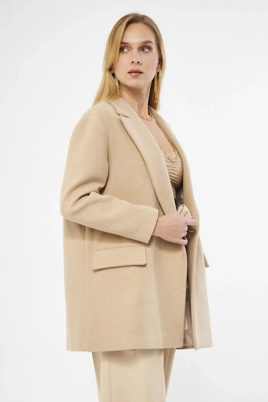 DÜĞME DETAYLI YÜN BEJ CEKET