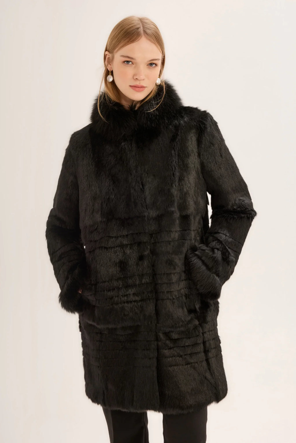 FOX-DETAILED STEPPED LONG BLACK FUR