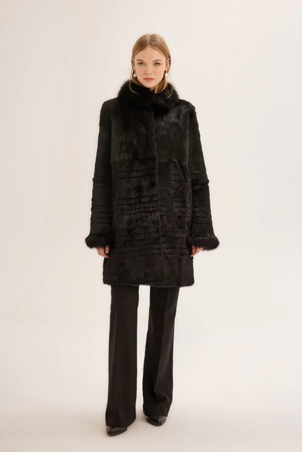 FOX-DETAILED STEPPED LONG BLACK FUR