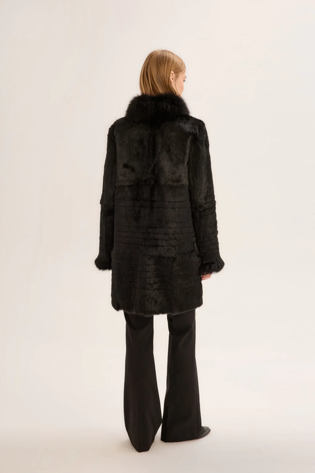 FOX-DETAILED STEPPED LONG BLACK FUR