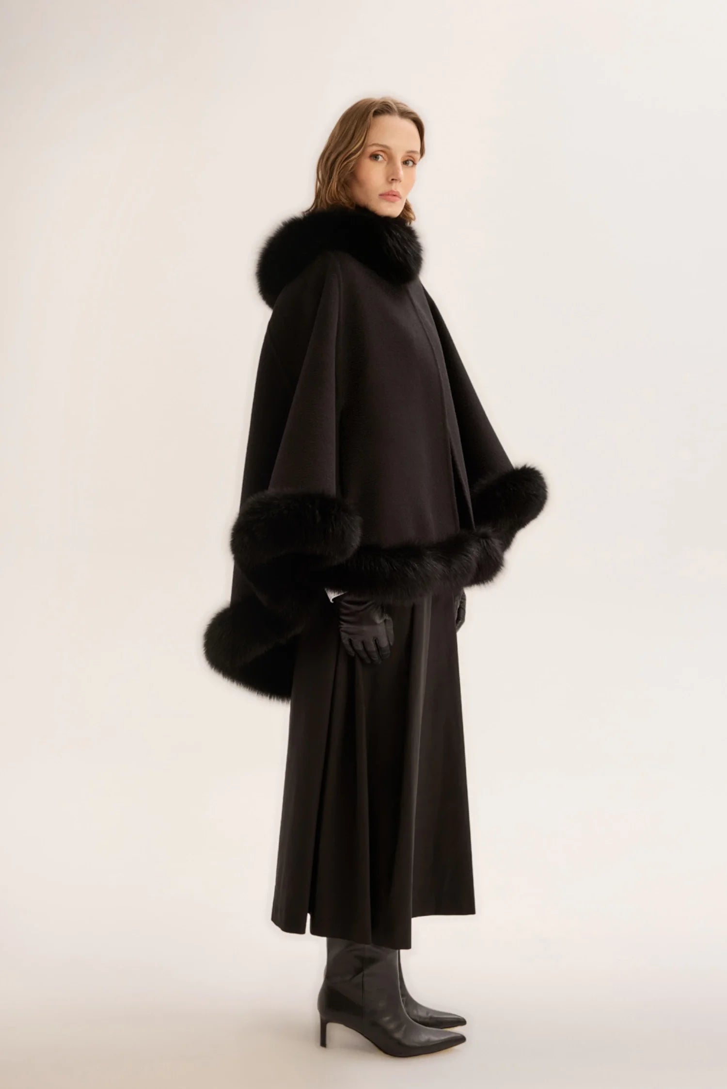 FOX COLLAR CAPE BLACK 